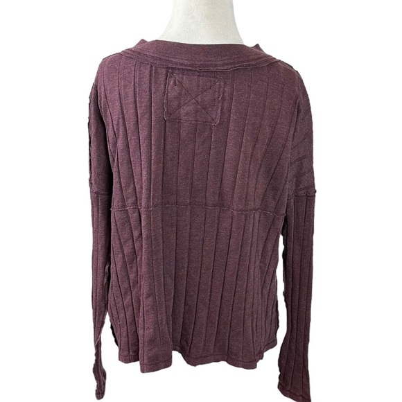 Free People Bohemian Grunge Ribbed Henley Boxy Top Raw Hem Plum Wine Size XS - Picture 10 of 17